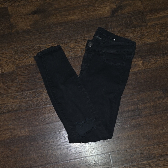 American Eagle High Rise Ripped Jeggings Size 4 - Picture 1 of 6